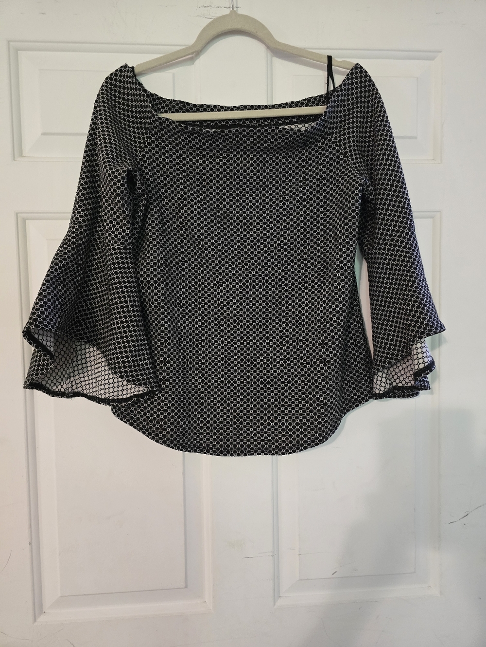 Karen Kane Women’s Black & White Patterned Bell Sleeve Top